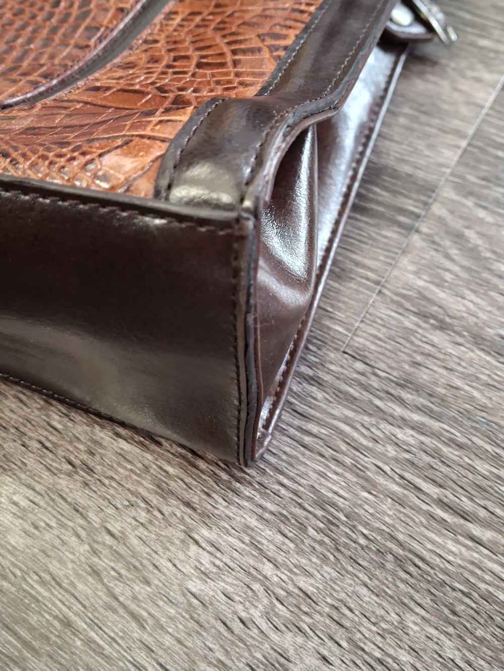 VTG MC Croc-Embossed Brown Leather Breifcase with Dark Trim And Silver Heart - Picture 4 of 16